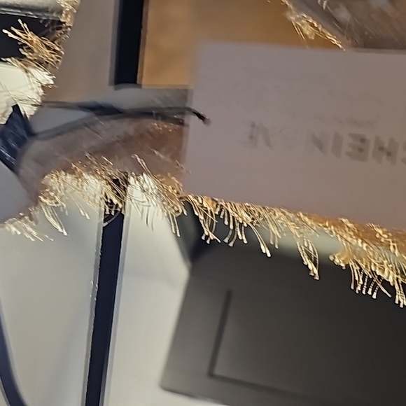 Sleeveless halter dress is gold size L - Picture 4 of 4